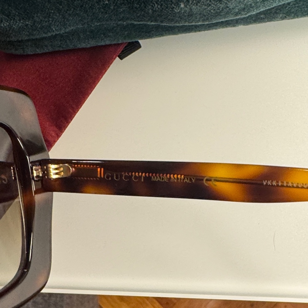 Gucci Brown Tortoise Sunglasses - Picture 7 of 11